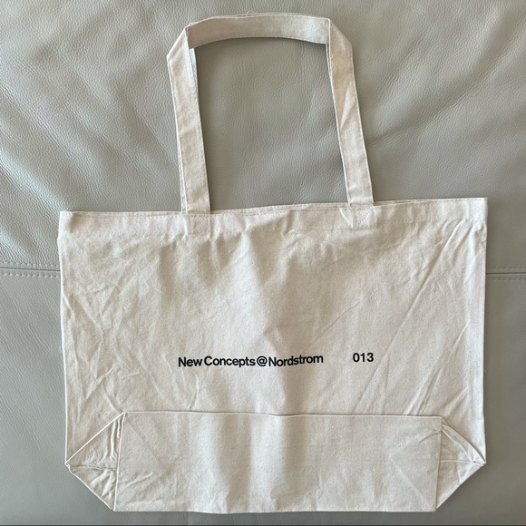 💕HP💕 FOG Essentials x Nordstrom Canvas Tote Bag - Picture 2 of 6